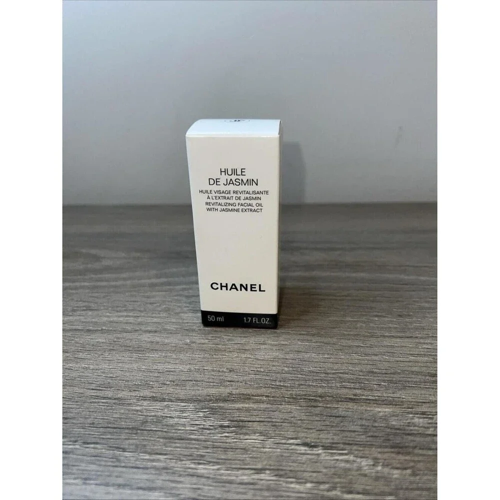 Chanel Huile De Jasmin Revitalizing Facial Oil 50 ml